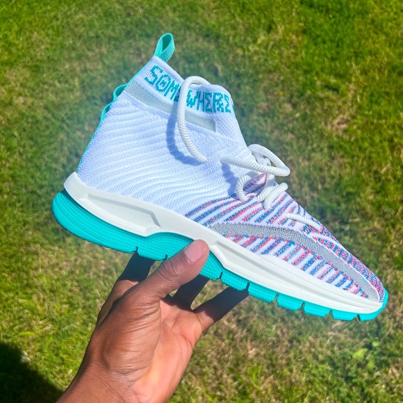 SIA Collective Sock Runners ✈️ FREE SHIPPING - Picture 2 of 9